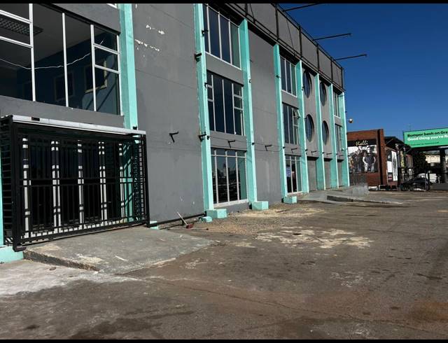 1,900M² WAREHOUSE TO LET IN WYNBERG